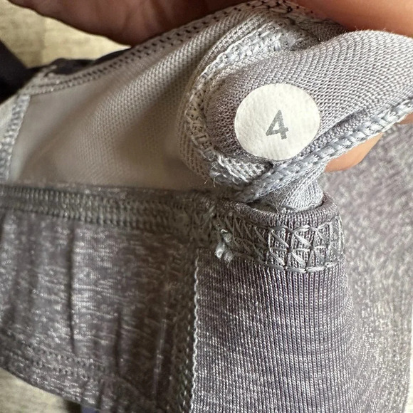 Lululemon If You're Lucky Sports Bra Size 4 - Excellent Condition Marbled Print - Picture 6 of 7